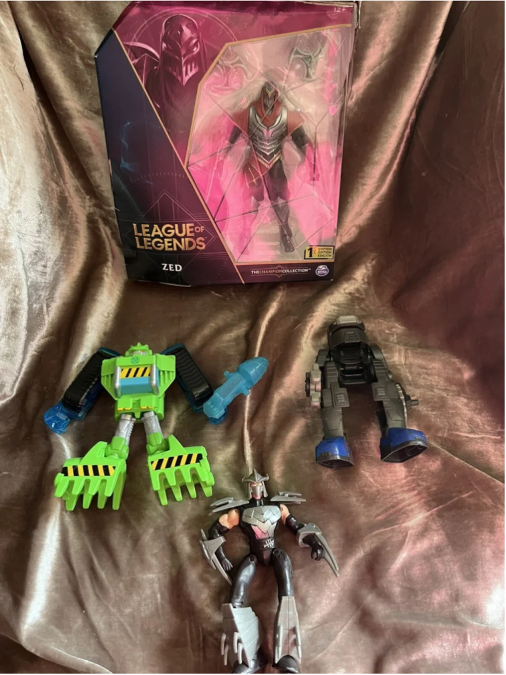mixed action figure lot Playskool Heroes Transformers Rescue Bots Boulder Green/